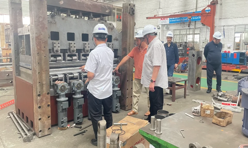 NIKEL delegation inspecting XIONGJIN flying shear line 4