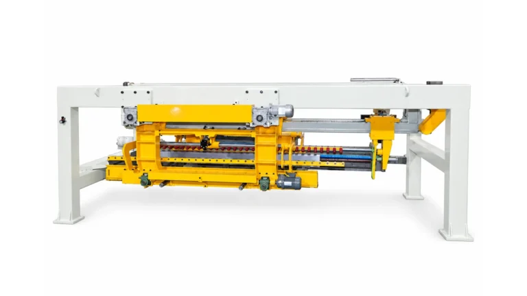 Automatic stacker for cut sheets.