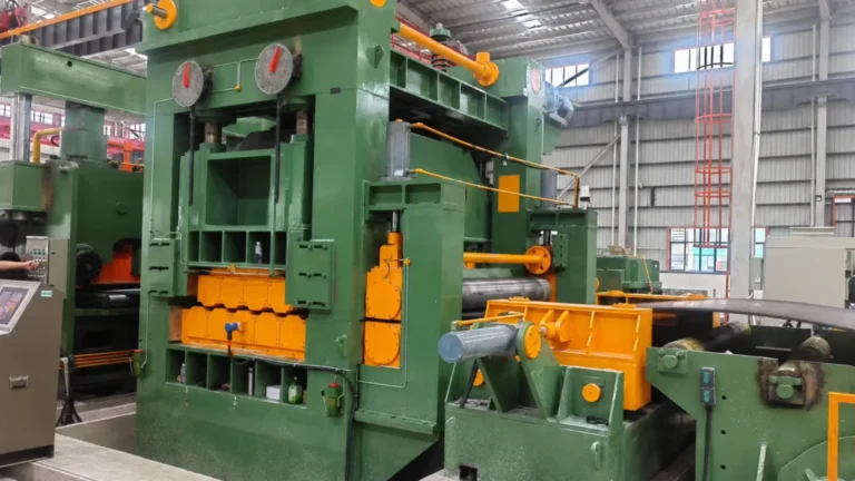 Heavy-duty plate leveler and stop-shear station for 30mm hot rolled plate