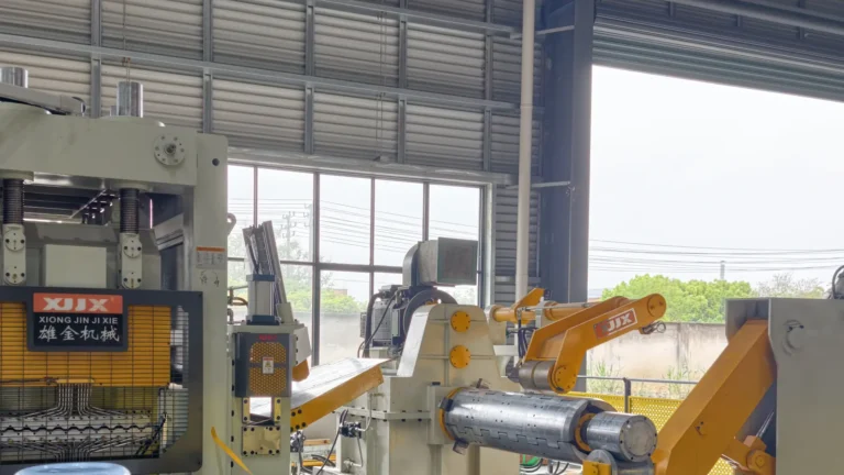 XIONGJIN 1650 type rotary shear cut-to-length line with infeed and continuous flying-shear rotary cutting equipment